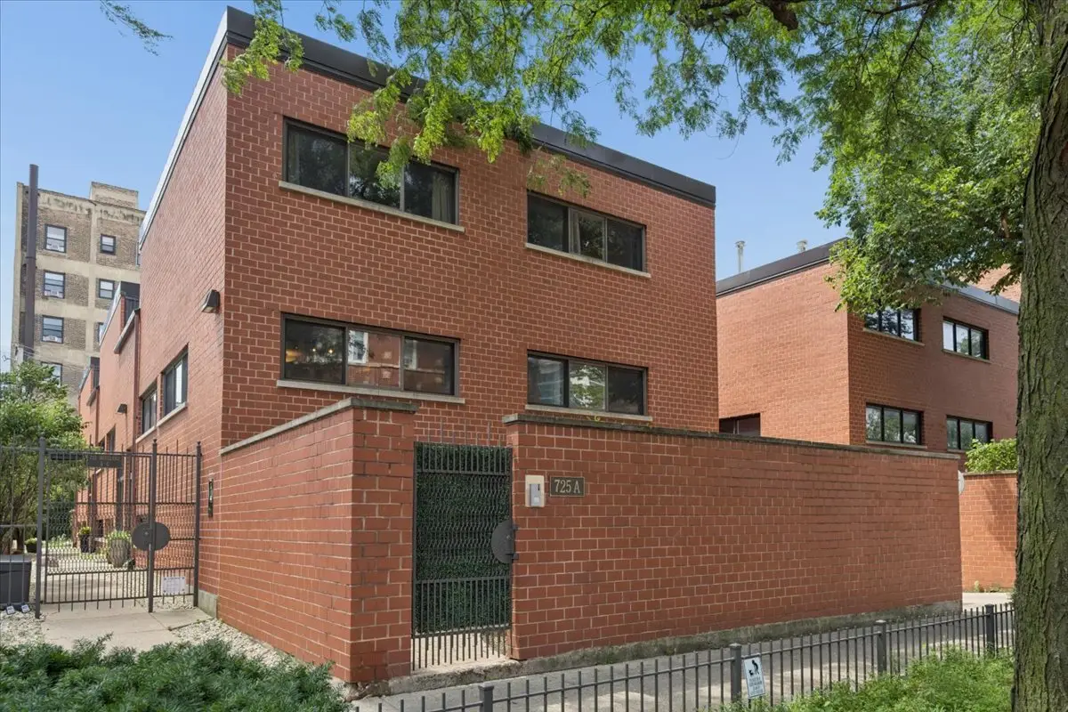 725 W Waveland Avenue, Chicago, IL 60613 - #1