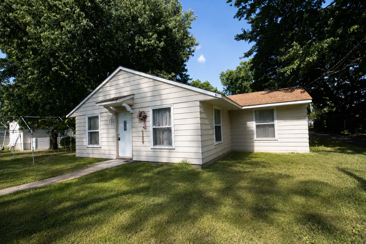 720 Grant Avenue, Dixon, IL 61021 - #1