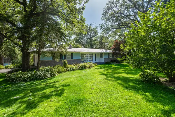 310 Woodlawn Road, Long Grove, IA 52756