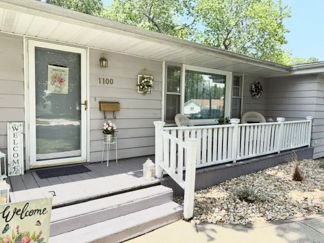 1100 Meadowview Drive, Mendota, IL 61342 - #2