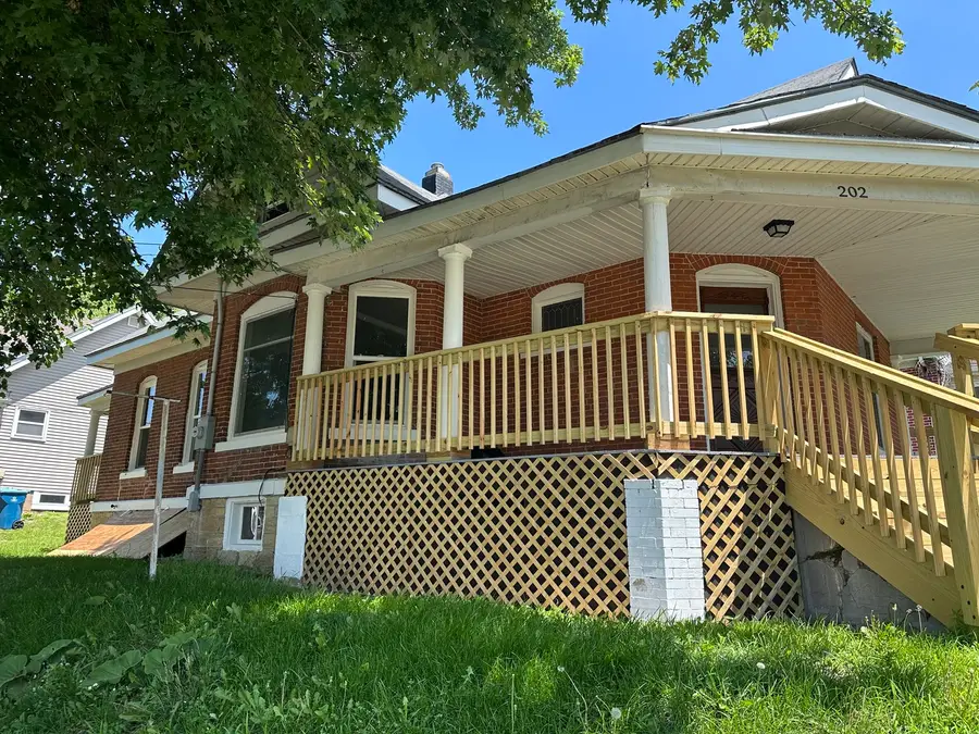202 Clay Street, Savanna, IL 61074 - #3