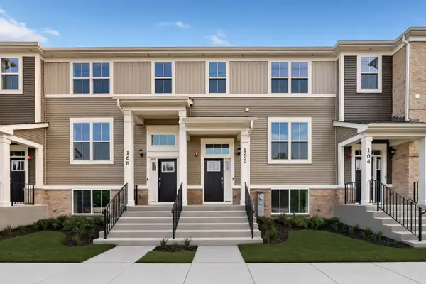 166 Berkshire Drive, Crystal Lake, IL 60014