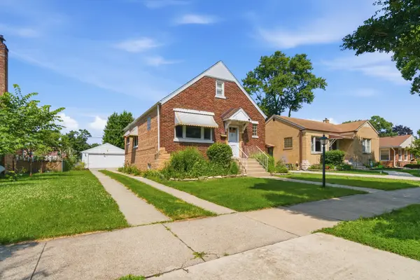 2416 S 2nd Avenue, North Riverside, IL 60546