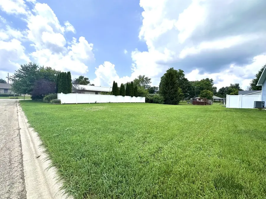 21 Cleveland Circle, Granville, IL 61326 - #2