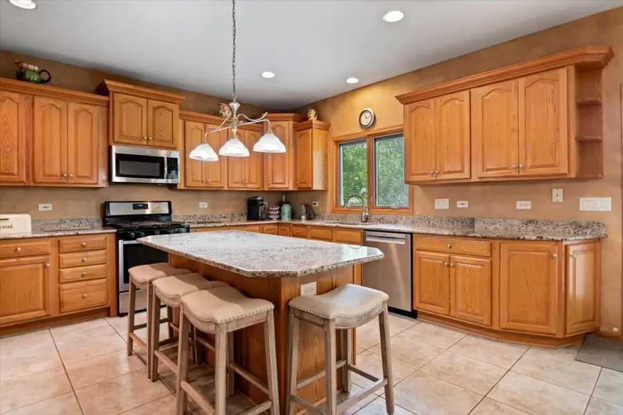 604 S Beverly Avenue, Addison, IL 60101 - #3