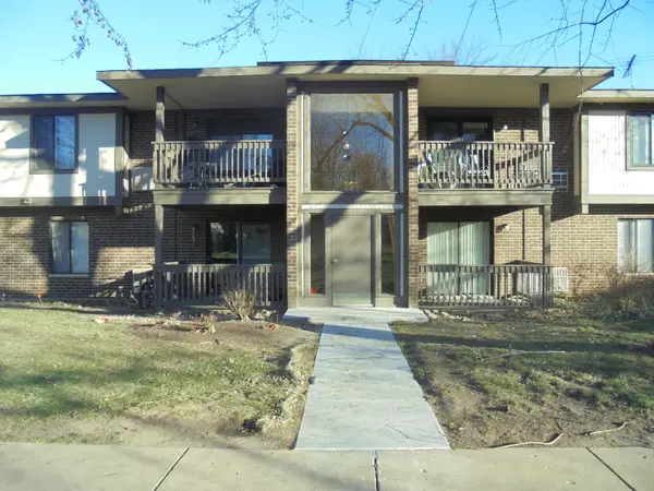 566 Somerset Lane #2, Crystal Lake, IL 60014