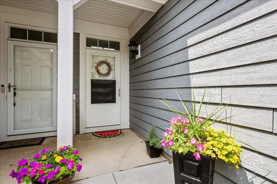 422 Acushnet Street, Elgin, IL 60124 - #2