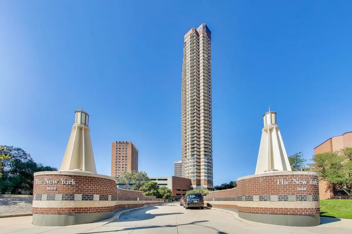 3660 N Lake Shore Drive #909, Chicago, IL 60613 - #1