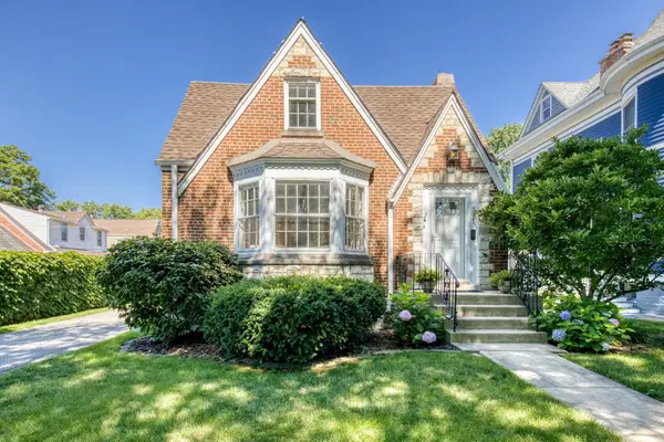5810 N East Circle Avenue, Chicago, IL 60631