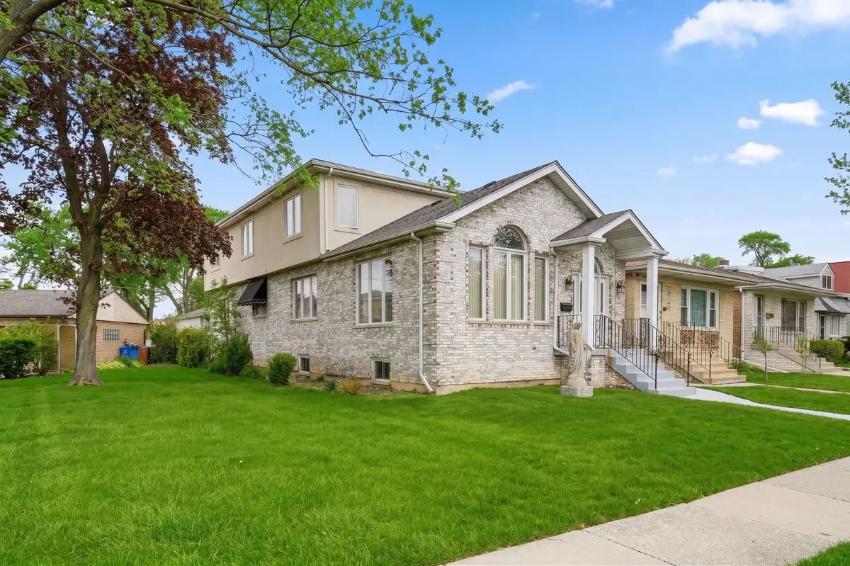 6916 W Forest Preserve Drive, Harwood Heights, IL 60706 - #1