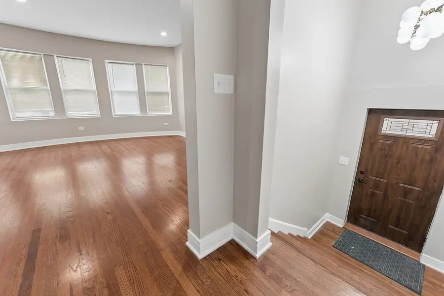 8015 S Paxton Avenue, Chicago, IL 60617 - #3