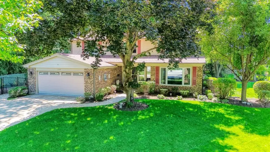 1119 W White Oak Street, Arlington Heights, IL 60005 - #3