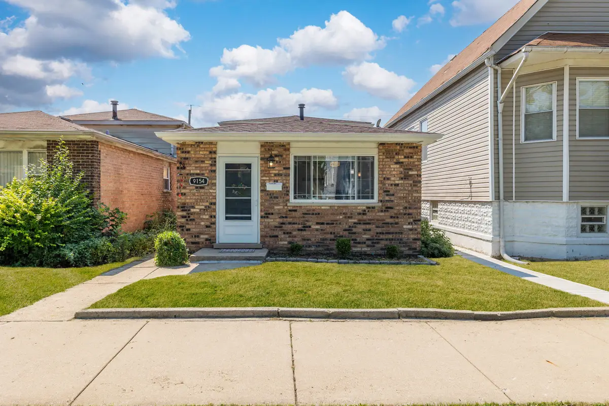 9154 S Luella Avenue, Chicago, IL 60617 - #1