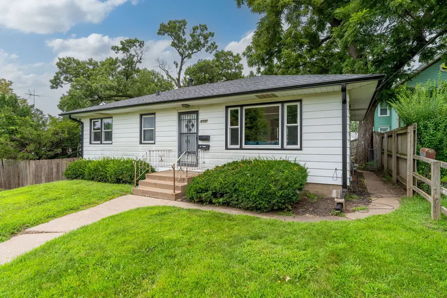 630 W Lombard Street, Davenport, IA 52803 - #2