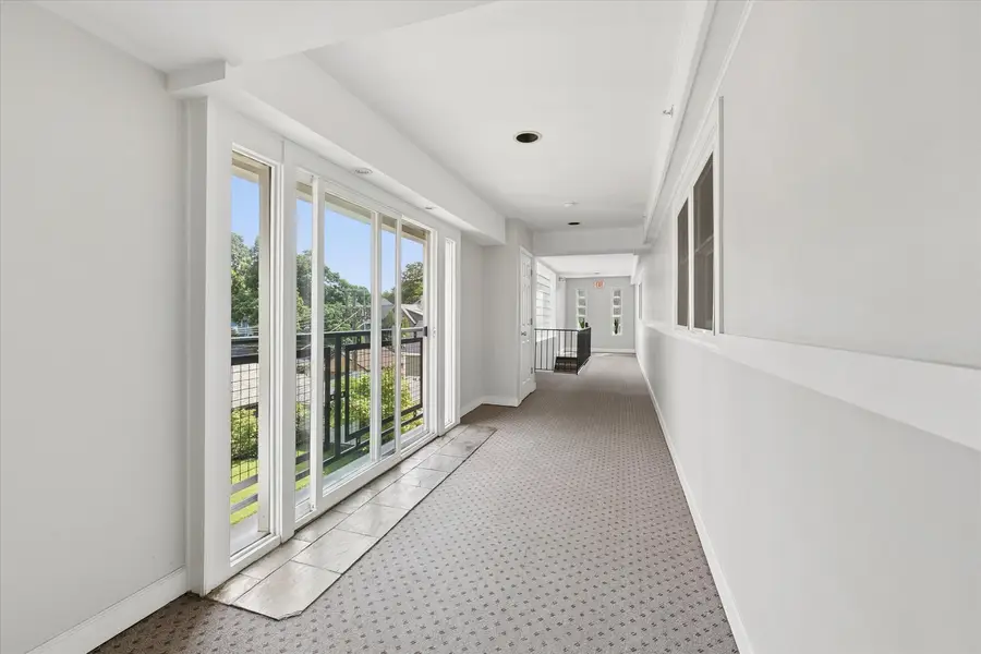 240 S Oak Park Avenue #305, Oak Park, IL 60302 - #2