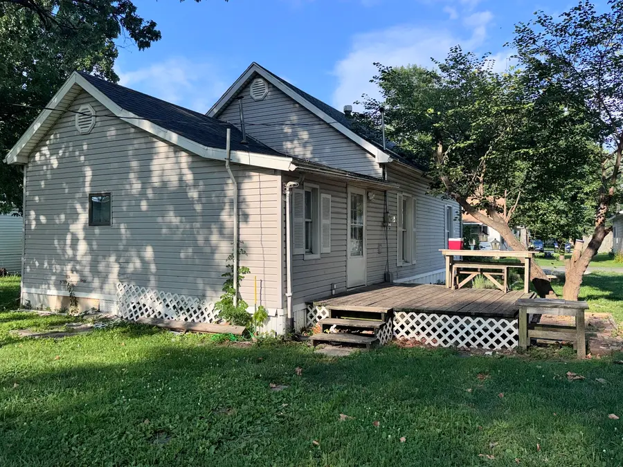 1004 S Cherry Street, Centralia, IL 62801 - #3