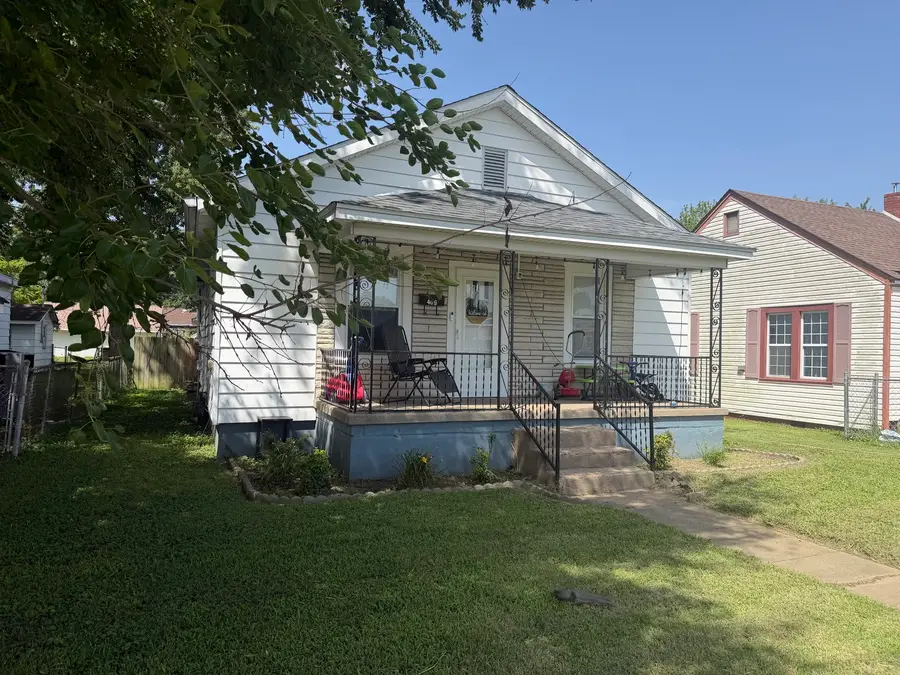 409 E 11th Street, Metropolis, IL 62960 - #2