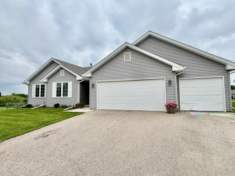 205 Sundance Trail, Capron, IL 61012 - #2