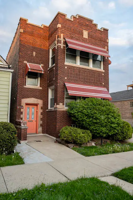 8419 S Maryland Avenue, Chicago, IL 60619