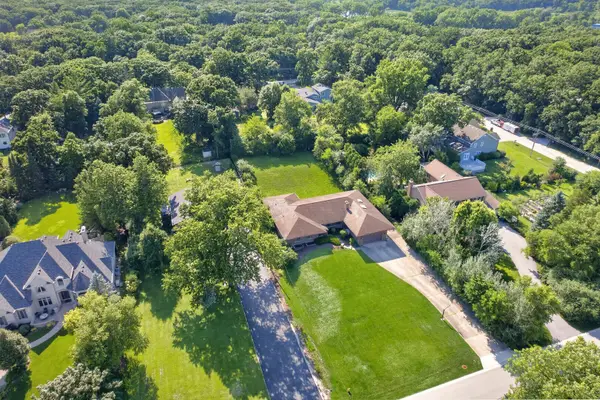 3620 Douglas Road, Downers Grove, IL 60515