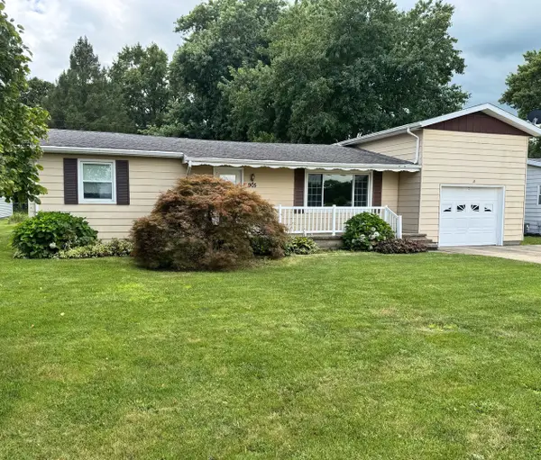 905 E Harrison Street, Villa Grove, IL 61956