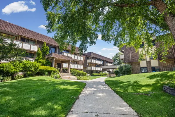 435 Cavalier Court #105C, Dundee, IL 60118
