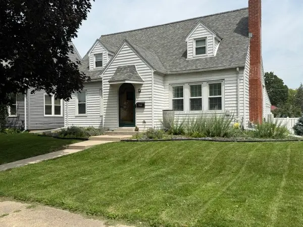 702 W 12th Street, Sterling, IL 61081