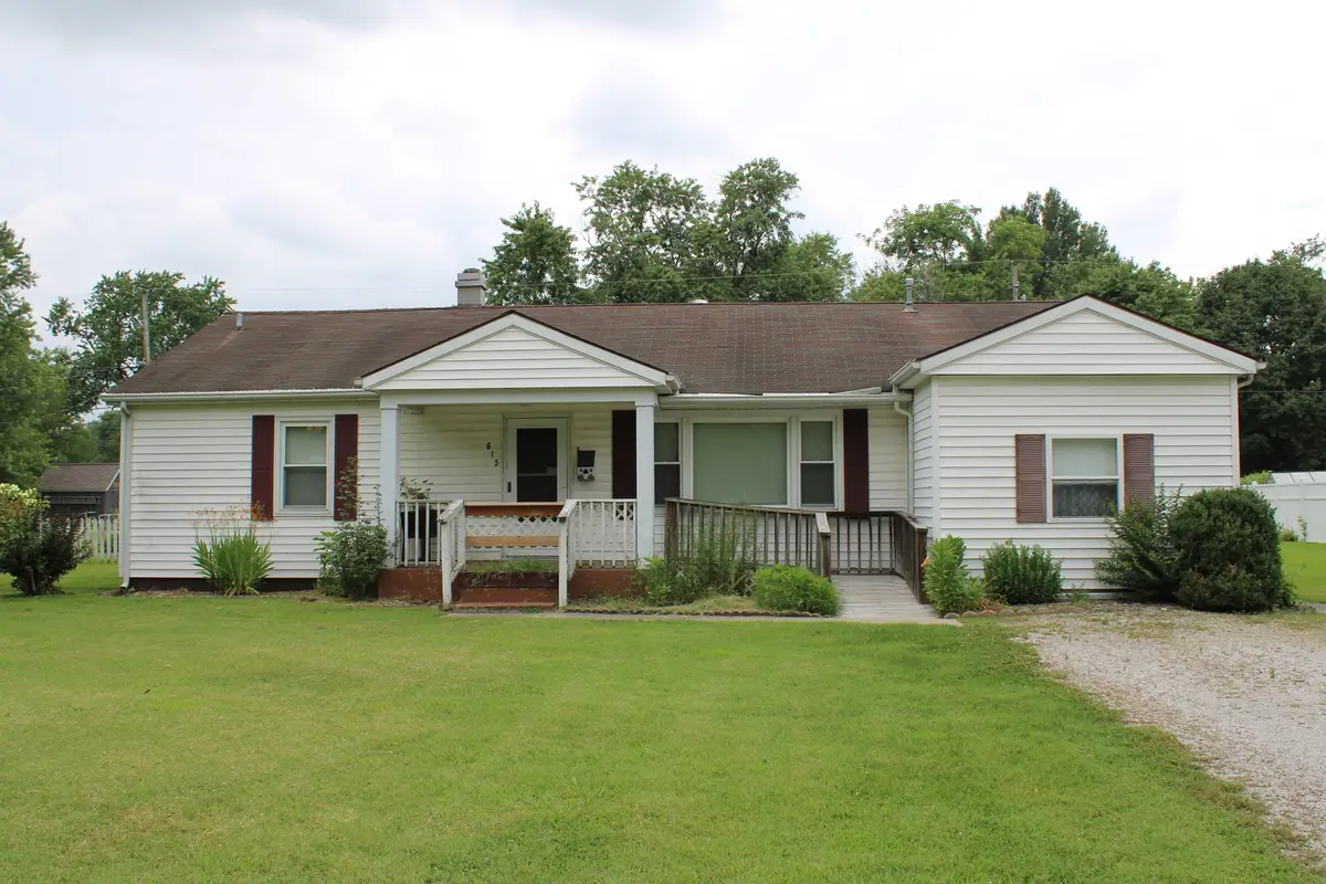 615 N Indiana Avenue, Salem, IL 62881 - #1