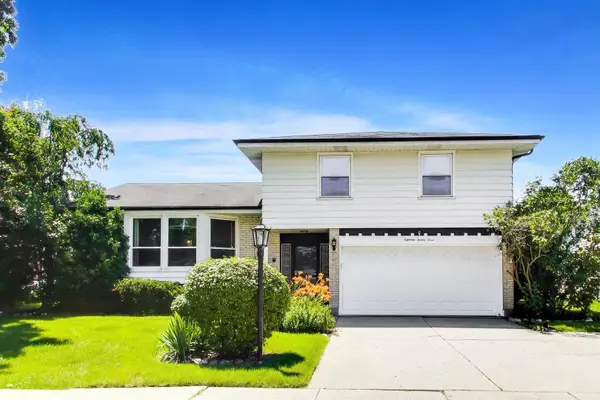 1823 E Camp Mcdonald Road, Mount Prospect, IL 60056