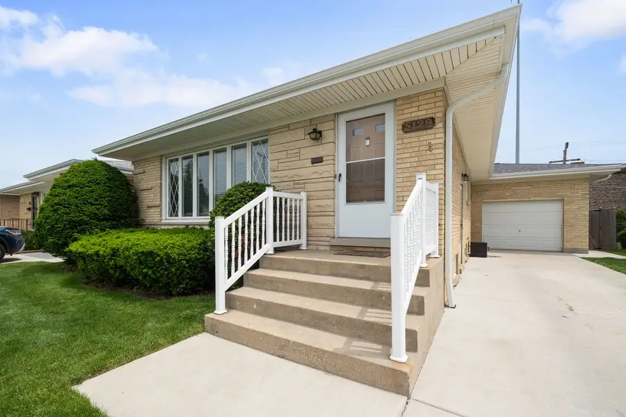 5129 N Chester Avenue, Chicago, IL 60656 - #2