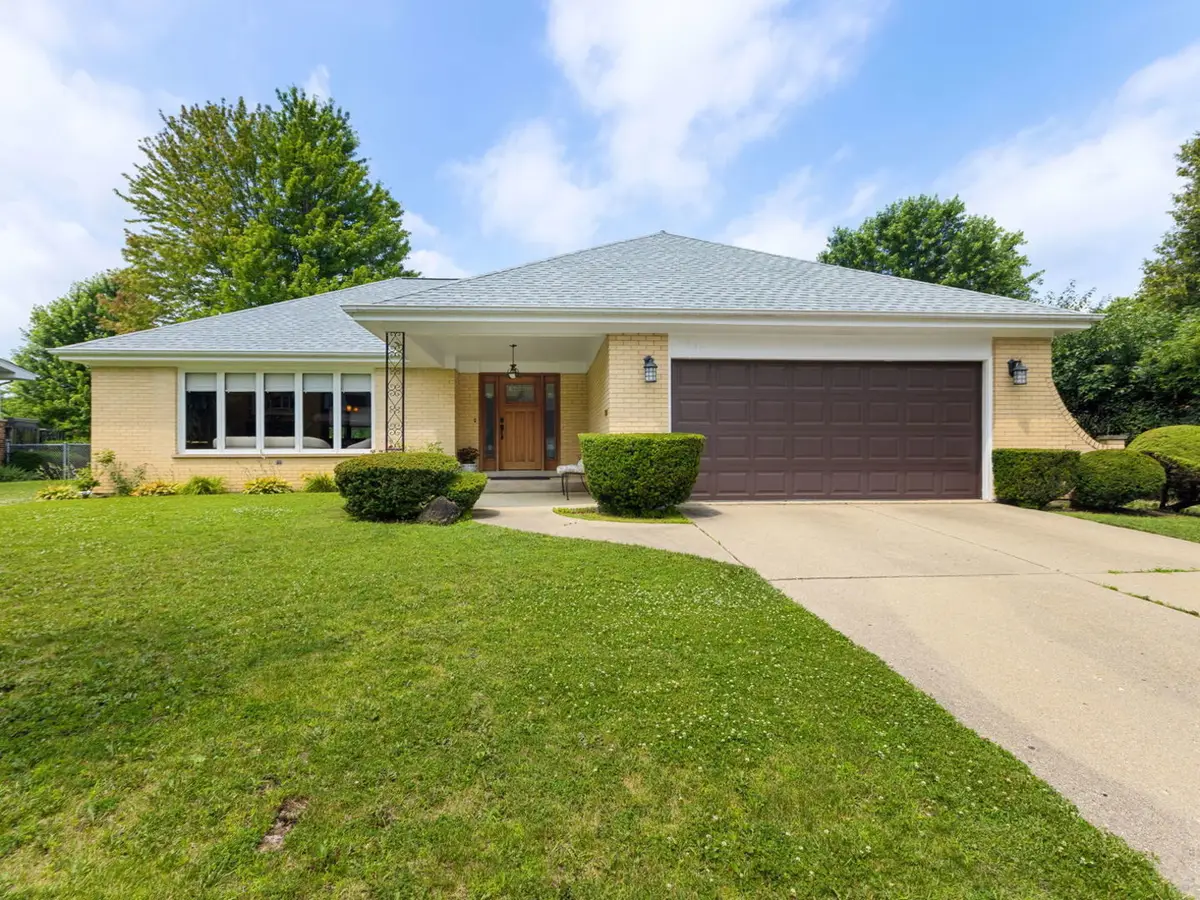 730 Castlewood Lane, Deerfield, IL 60015 - #1