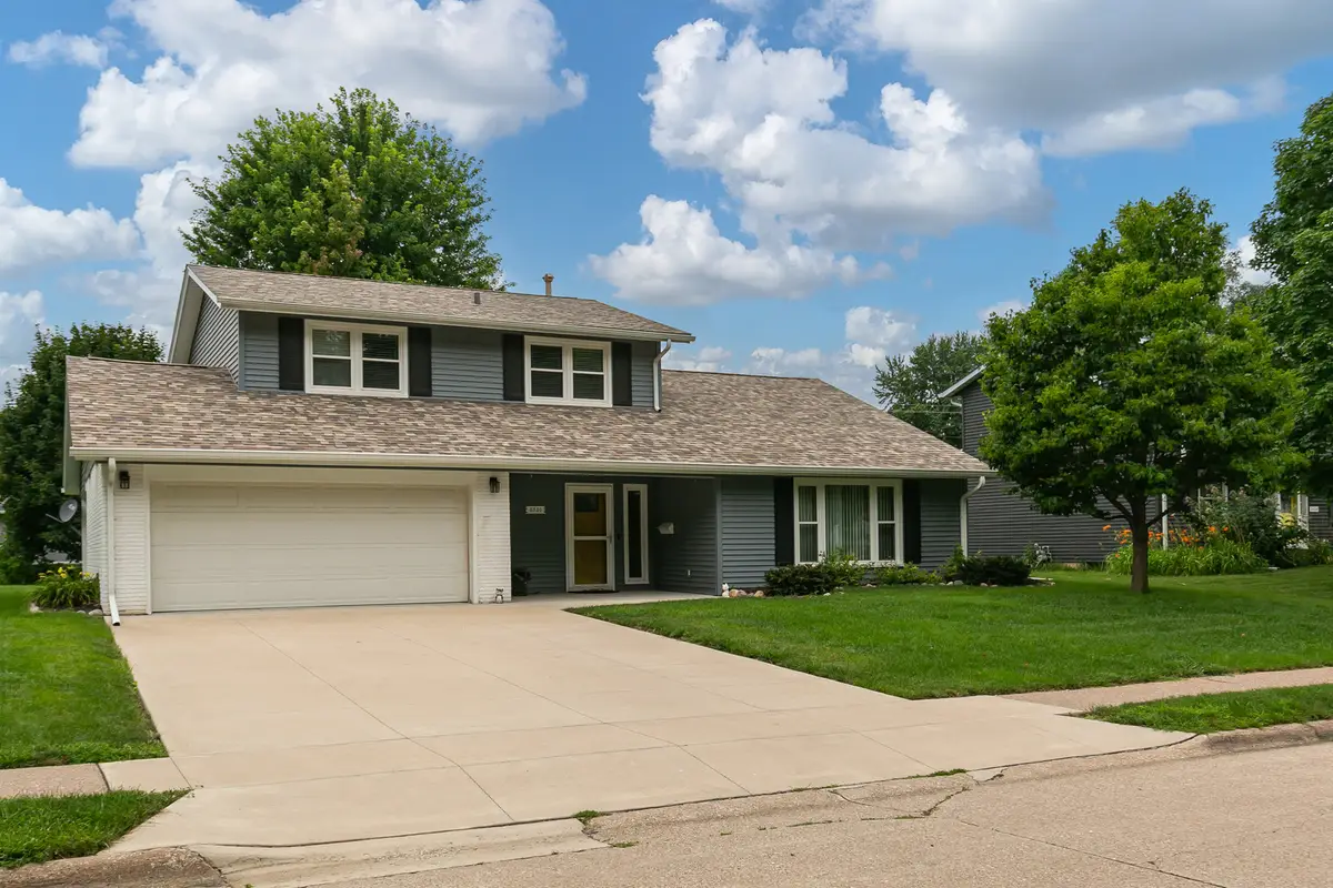 3330 Kenwood Avenue, Davenport, IA 52807 - #1