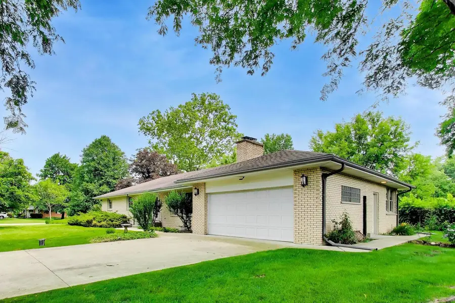 1015 Sherwood Drive, Prospect Heights, IL 60070 - #2