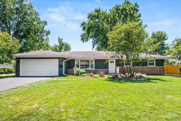 210 Briar Lane, North Aurora, IL 60542