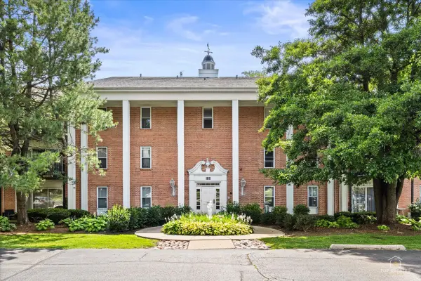 5101 Carriageway Drive #109, Rolling Meadows, IL 60008