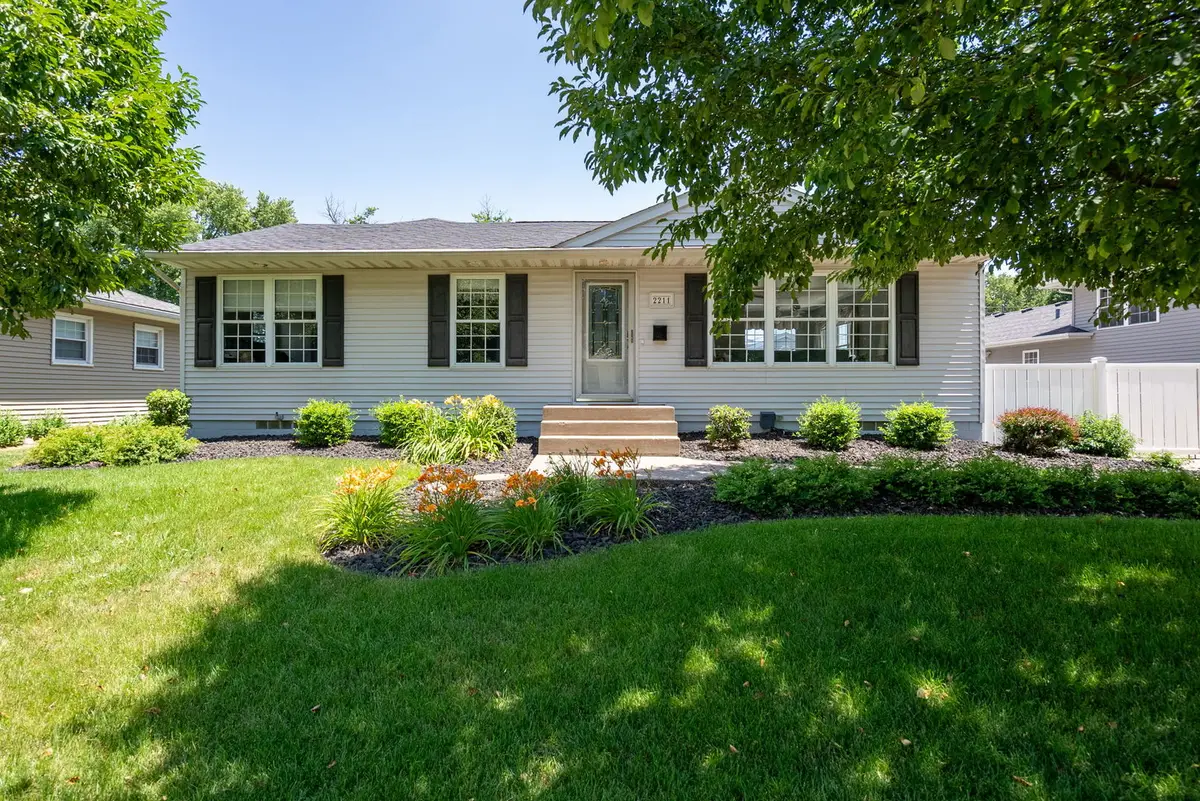 2211 N Ohio Avenue, Davenport, IA 52804 - #1