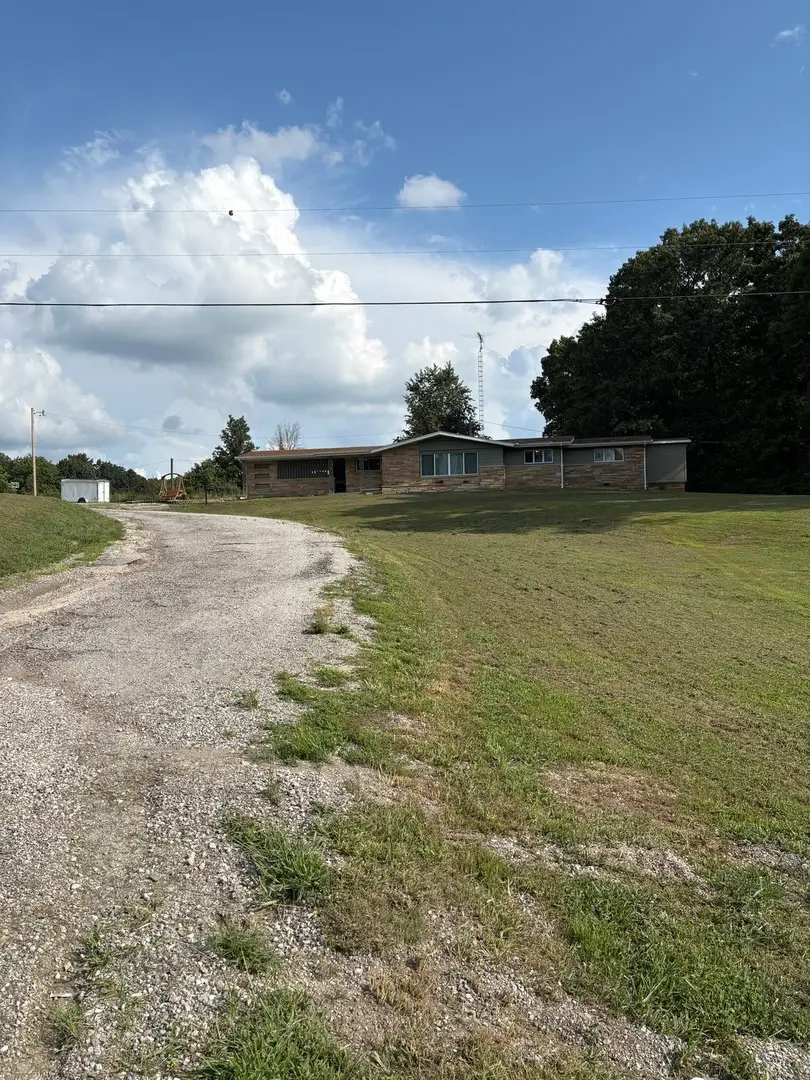 19413 E Illinois Highway 15 Highway, Mount Vernon, IL 62864 - #2