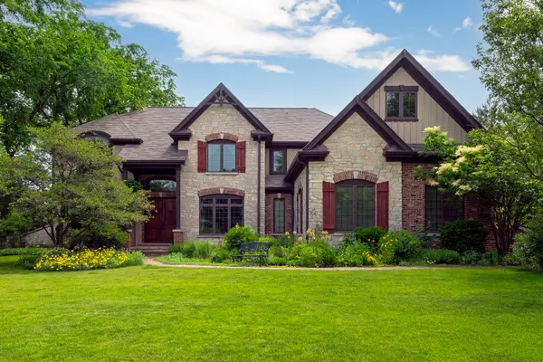 901 Kenton Road, Deerfield, IL 60015