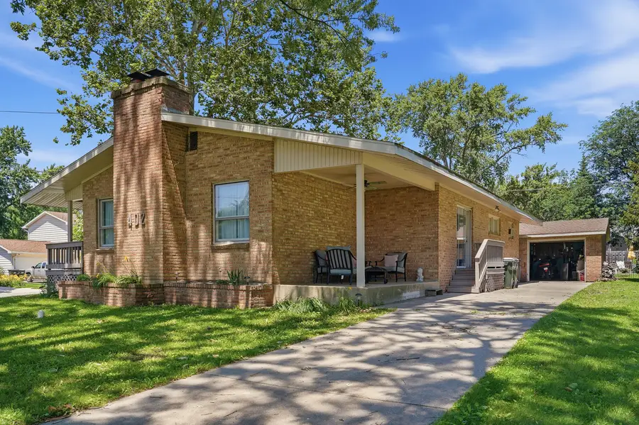 402 E 19th Street, Sterling, IL 61081 - #2