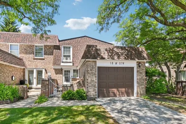 18W074 Jamestown Lane, Villa Park, IL 60181