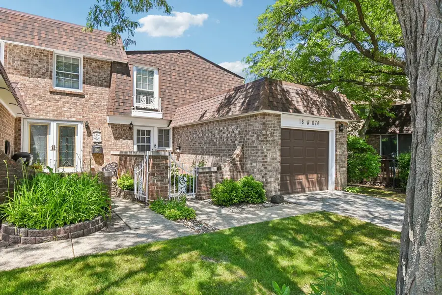 18W074 Jamestown Lane, Villa Park, IL 60181 - #2