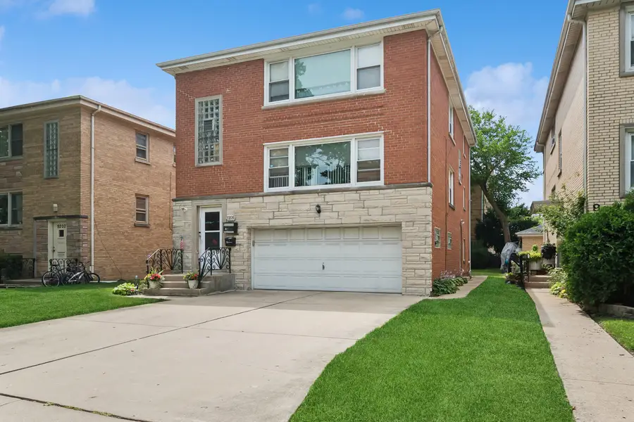 9206 Bennett Avenue, Evanston, IL 60203 - #2