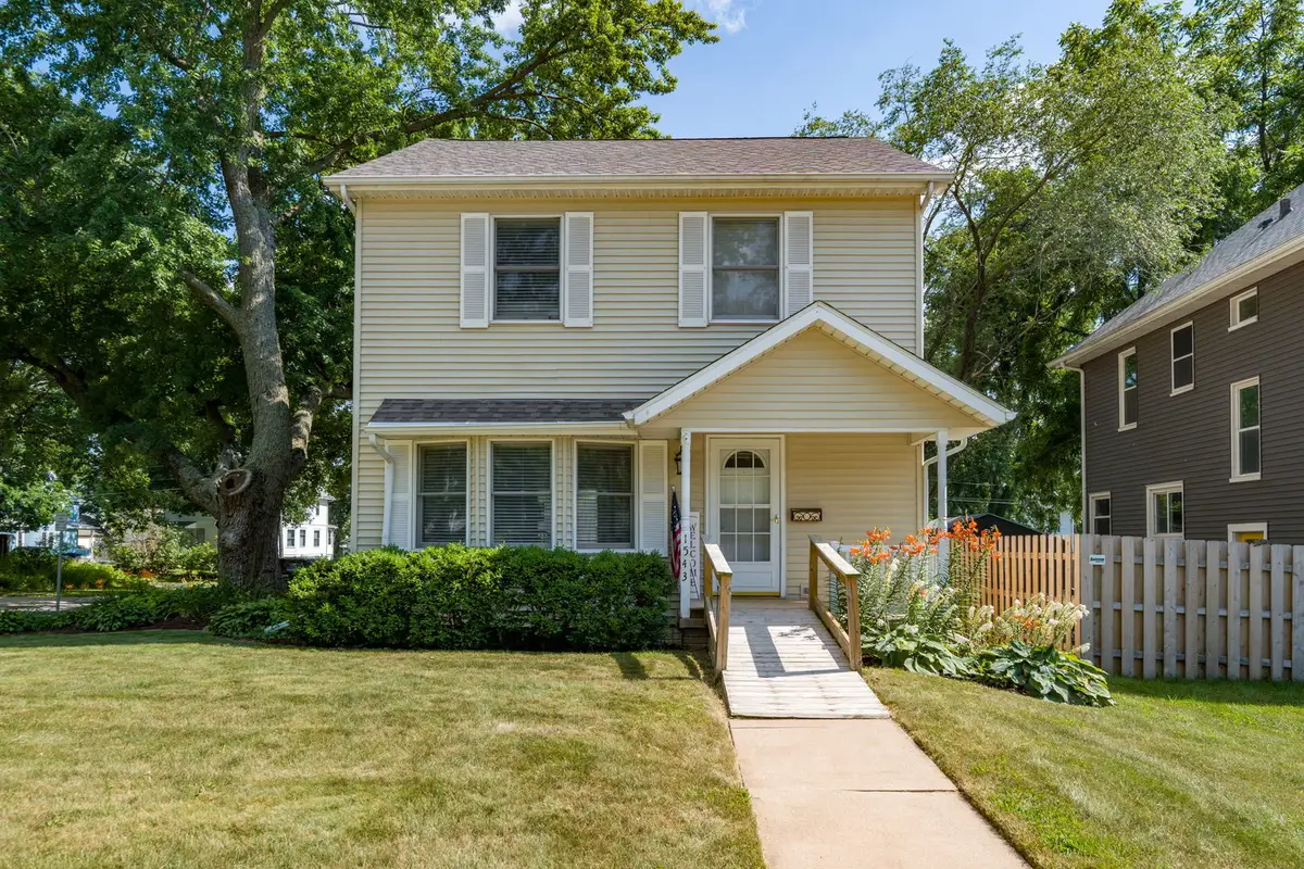 1543 Mississippi Boulevard, Bettendorf, IA 52722 - #1