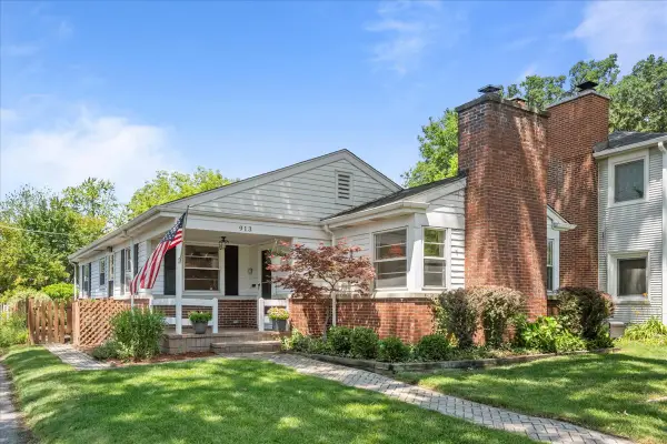 913 Cambridge Lane, Wilmette, IL 60091