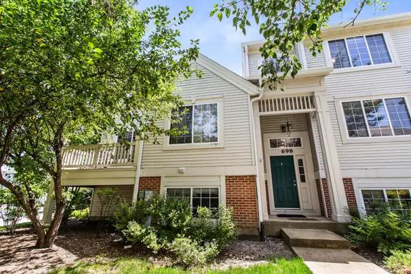 698 S Rosehall Lane, Round Lake, IL 60073