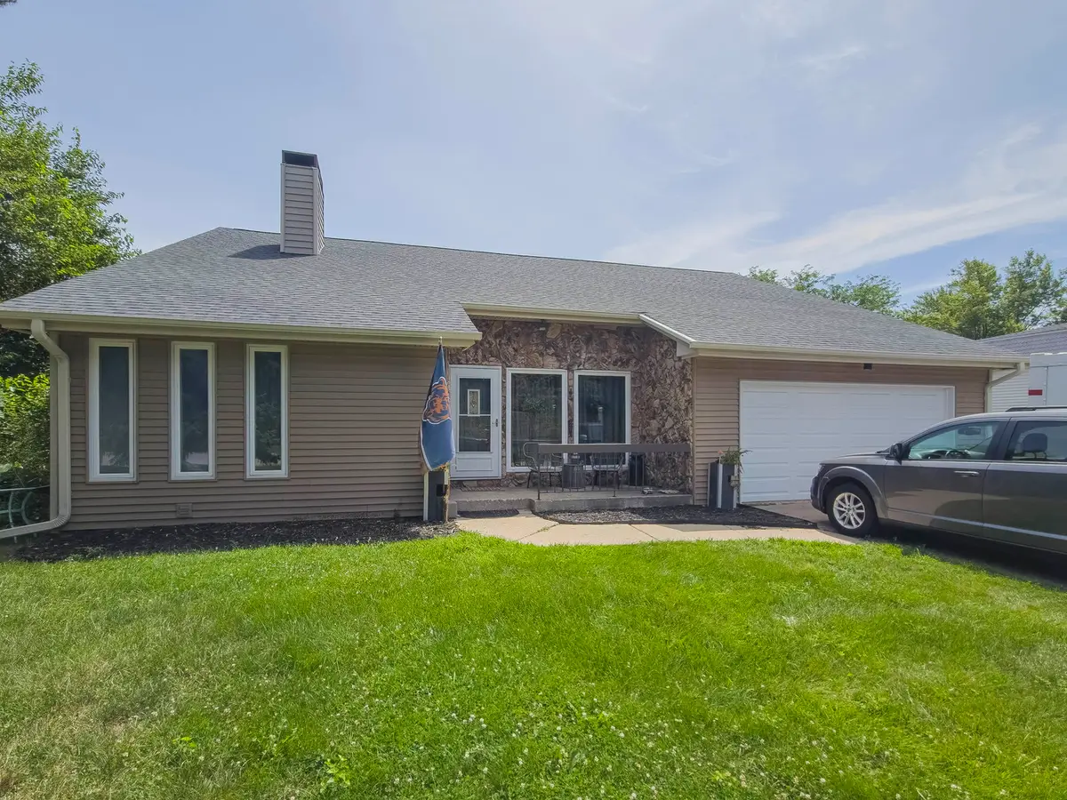 4455 Amesbury Drive, Bettendorf, IA 52722 - #1
