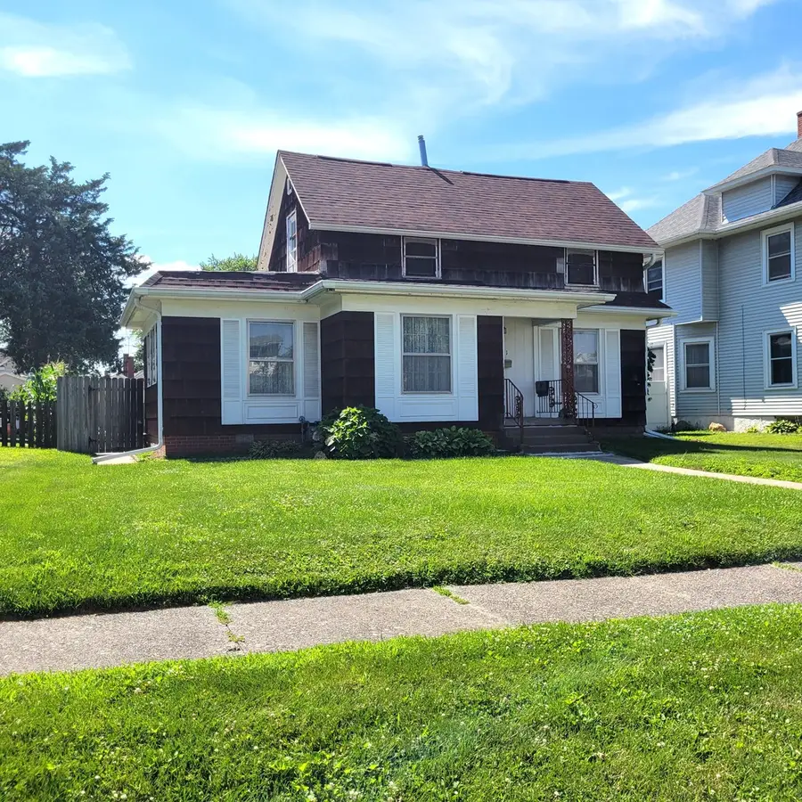 411 39th Street, Moline, IL 61265 - #2