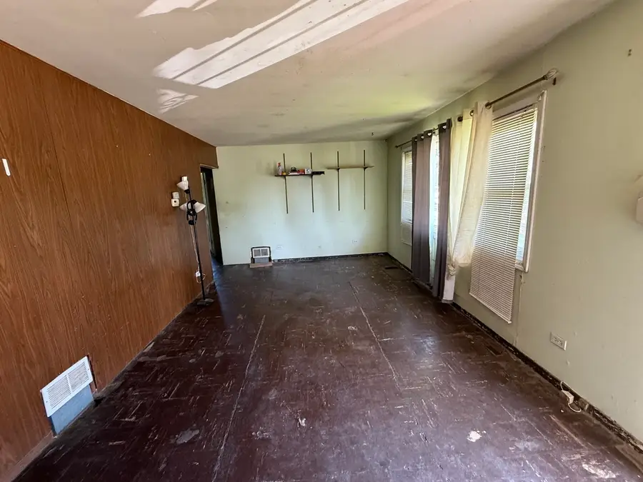 2228 Shawnee Road, Waukegan, IL 60087 - #3