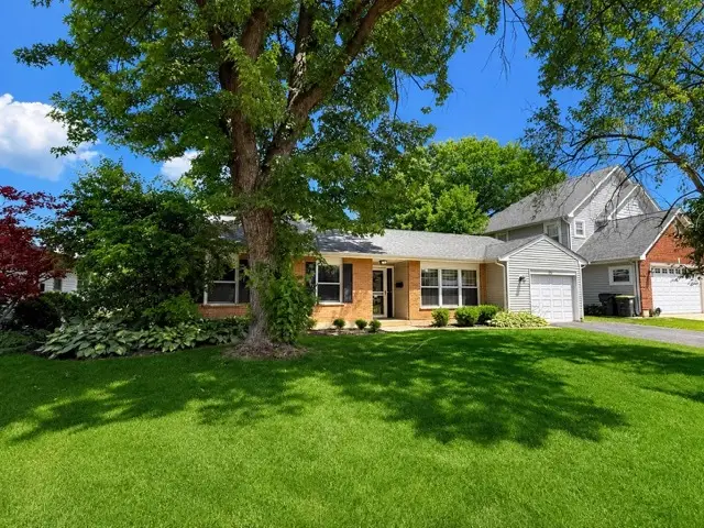 1525 N Patton Avenue, Arlington Heights, IL 60004 - #1