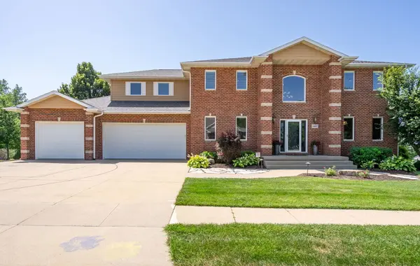 1107 Scenic Hill Lane, De Witt, IA 52742